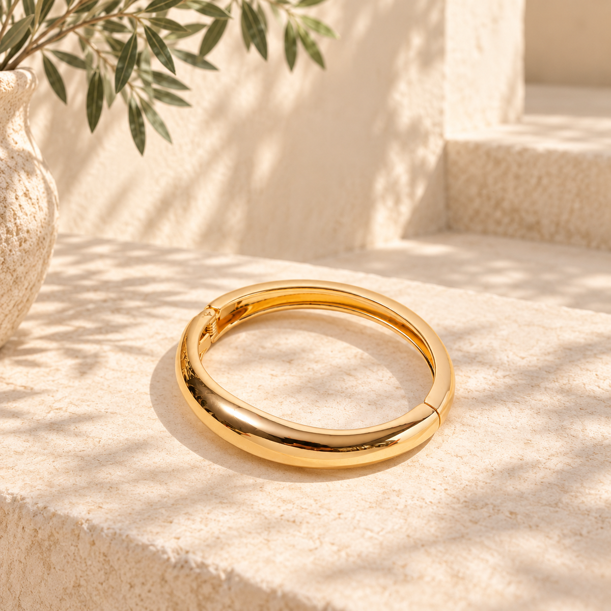 Elegant 18K Gold Cuff Bracelet